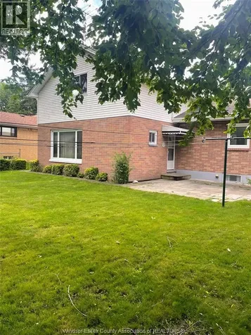 960 Scofield Avenue Windsor ON N9G 1L7