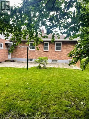 960 Scofield Avenue Windsor ON N9G 1L7