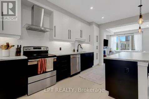 815 Kiniw Private Ottawa ON K1K 4Z4