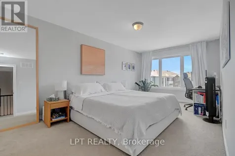 815 Kiniw Private Ottawa ON K1K 4Z4