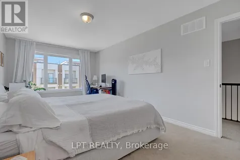 815 Kiniw Private Ottawa ON K1K 4Z4