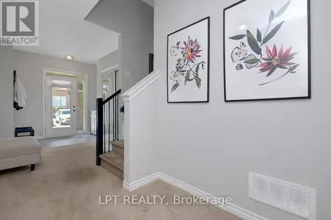 815 Kiniw Private Ottawa ON K1K 4Z4