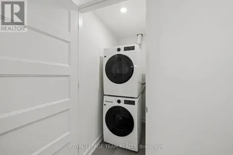 998 Hollington Street Ottawa ON K1Z 6K6