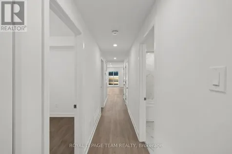 998 Hollington Street Ottawa ON K1Z 6K6