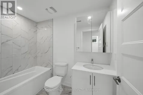 998 Hollington Street Ottawa ON K1Z 6K6