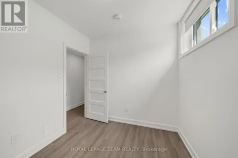 998 Hollington Street Ottawa ON K1Z 6K6