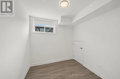 998 Hollington Street Ottawa ON K1Z 6K6