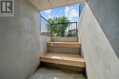 998 Hollington Street Ottawa ON K1Z 6K6