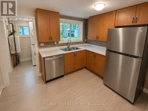 91 30th Street North Wasaga Beach ON L9Z 2C8
