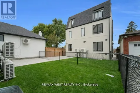 502 Atlas Avenue Toronto (oakwood Village) ON M6C 3R3