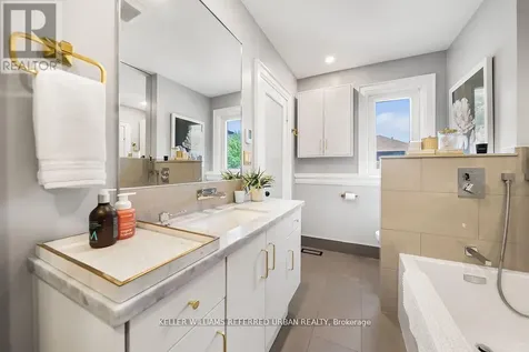 8 Cloverlawn Avenue Toronto (oakwood Village) ON M6E 1H3