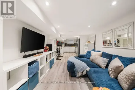 8 Cloverlawn Avenue Toronto (oakwood Village) ON M6E 1H3