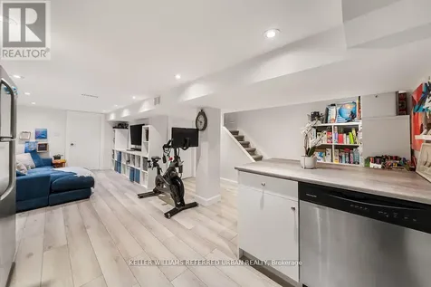 8 Cloverlawn Avenue Toronto (oakwood Village) ON M6E 1H3