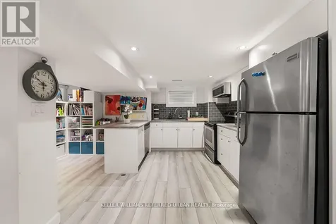 8 Cloverlawn Avenue Toronto (oakwood Village) ON M6E 1H3