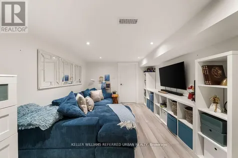8 Cloverlawn Avenue Toronto (oakwood Village) ON M6E 1H3