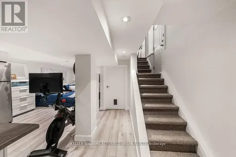 8 Cloverlawn Avenue Toronto (oakwood Village) ON M6E 1H3