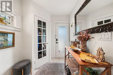 8 Cloverlawn Avenue Toronto (oakwood Village) ON M6E 1H3