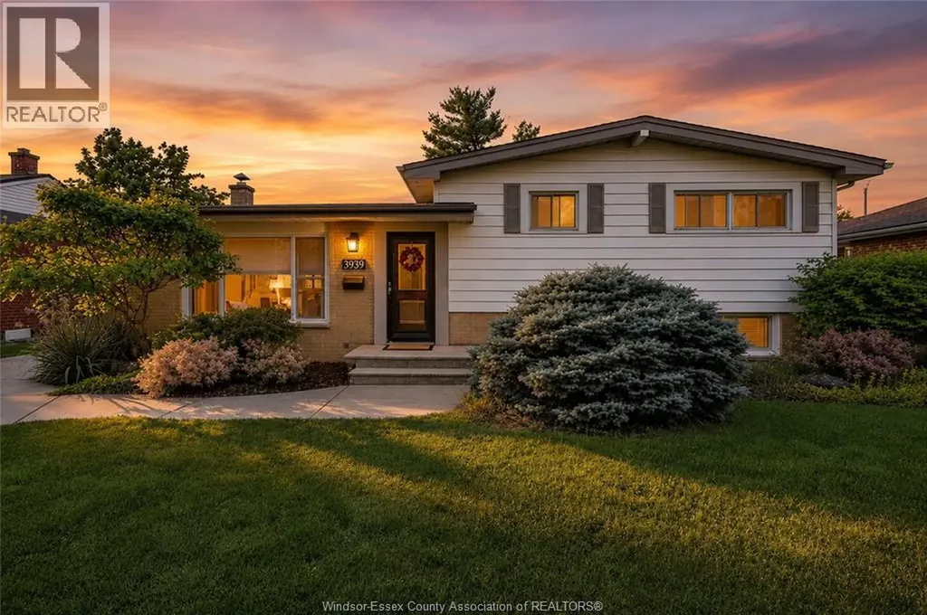 3939 Longfellow Windsor ON N9G 2B4