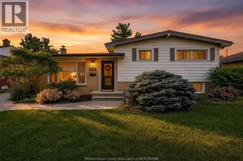 3939 Longfellow Windsor ON N9G 2B4
