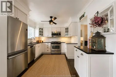 3939 Longfellow Windsor ON N9G 2B4