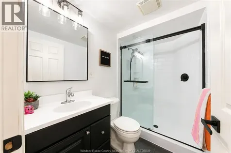 3939 Longfellow Windsor ON N9G 2B4