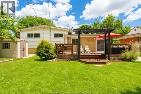 3939 Longfellow Windsor ON N9G 2B4