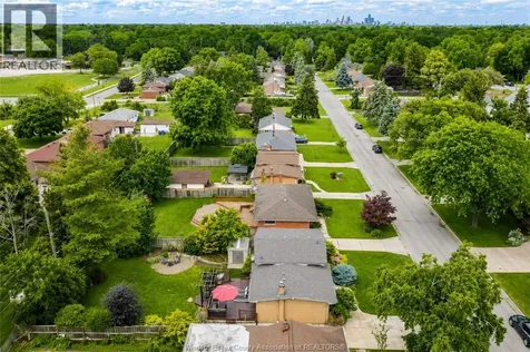 3939 Longfellow Windsor ON N9G 2B4