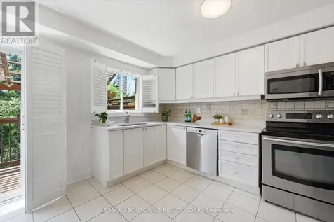2420 Ravinebrook Crescent Oakville (wc Wedgewood Creek) ON L6H 6Y2