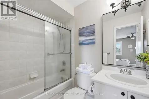 2420 Ravinebrook Crescent Oakville (wc Wedgewood Creek) ON L6H 6Y2