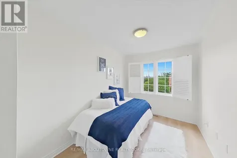 2420 Ravinebrook Crescent Oakville (wc Wedgewood Creek) ON L6H 6Y2