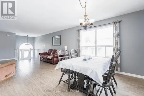 5 Harbour Crescent Wasaga Beach ON L9Z 1G4