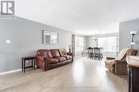 5 Harbour Crescent Wasaga Beach ON L9Z 1G4