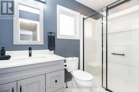 5 Harbour Crescent Wasaga Beach ON L9Z 1G4