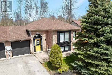 5 Harbour Crescent Wasaga Beach ON L9Z 1G4