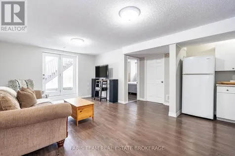 5 Harbour Crescent Wasaga Beach ON L9Z 1G4