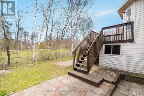 5 Harbour Crescent Wasaga Beach ON L9Z 1G4