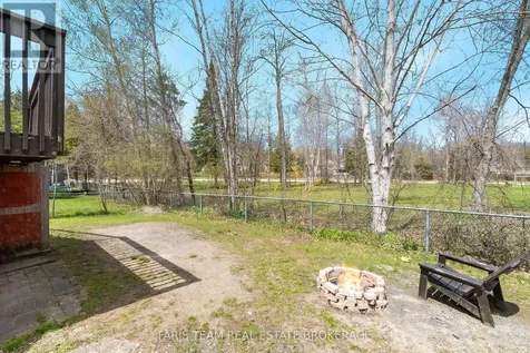 5 Harbour Crescent Wasaga Beach ON L9Z 1G4