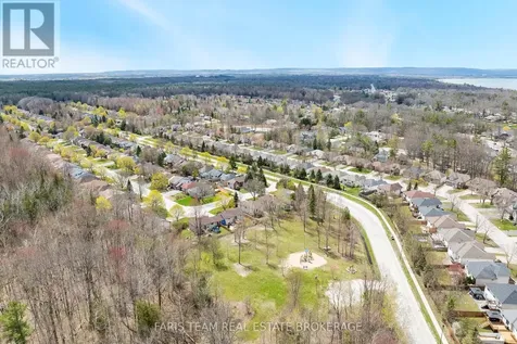 5 Harbour Crescent Wasaga Beach ON L9Z 1G4