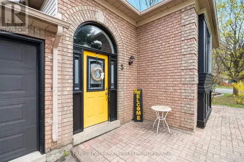 5 Harbour Crescent Wasaga Beach ON L9Z 1G4