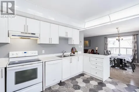 5 Harbour Crescent Wasaga Beach ON L9Z 1G4