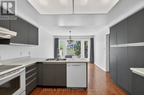 6592 Windsong Avenue Ottawa ON K1C 6M9