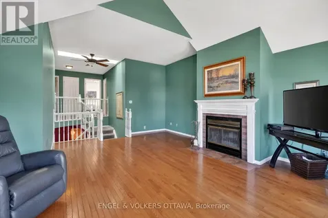 6592 Windsong Avenue Ottawa ON K1C 6M9