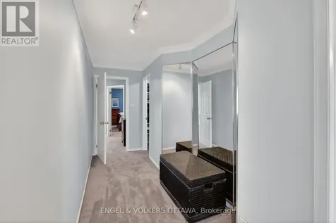 6592 Windsong Avenue Ottawa ON K1C 6M9
