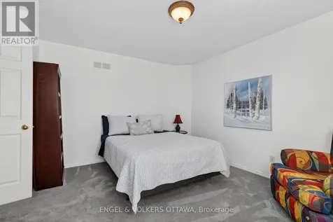 6592 Windsong Avenue Ottawa ON K1C 6M9