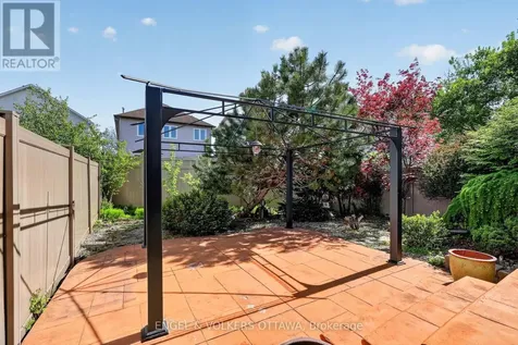 6592 Windsong Avenue Ottawa ON K1C 6M9