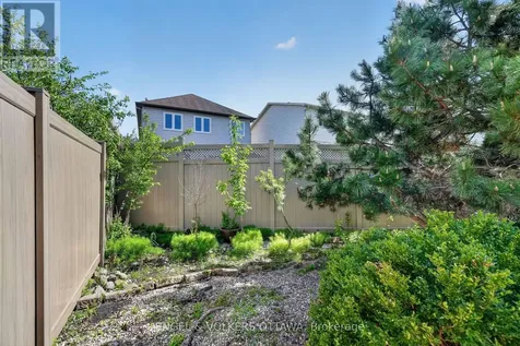 6592 Windsong Avenue Ottawa ON K1C 6M9