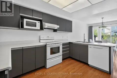 6592 Windsong Avenue Ottawa ON K1C 6M9