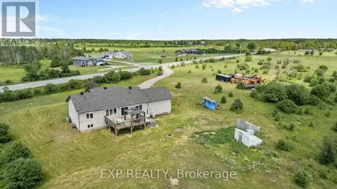 4153 Roger Stevens Drive Montague ON K7A 4S6