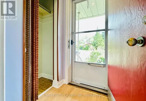 77 Meadowlands Drive Ottawa ON K2G 2R9