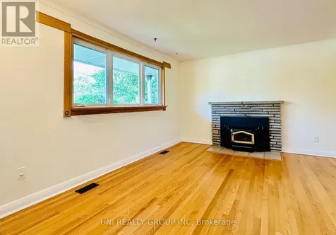 77 Meadowlands Drive Ottawa ON K2G 2R9